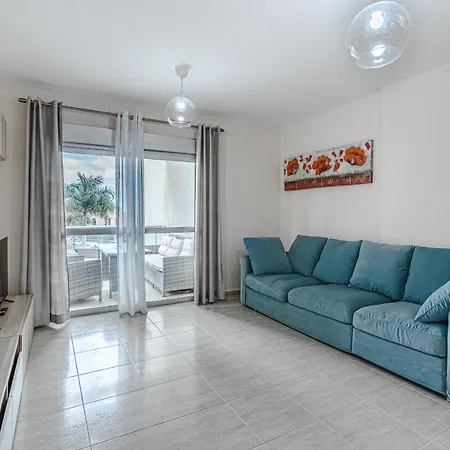 Golf Del Sur. 2 Bedrooms. Pool. Terrace. 산미겔데아보나